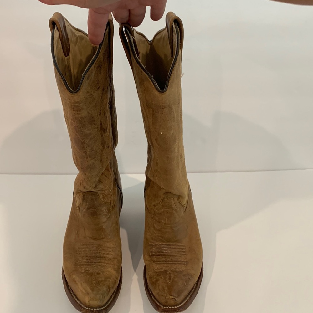 Women’s size 7 Corral tan Cowboy Cowgirl boots super cute for a concert!